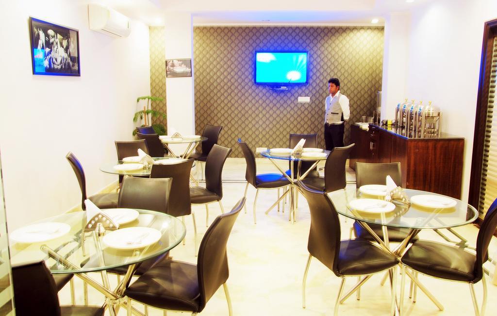 Hotel Deer Parkk Нью-Делі Екстер'єр фото