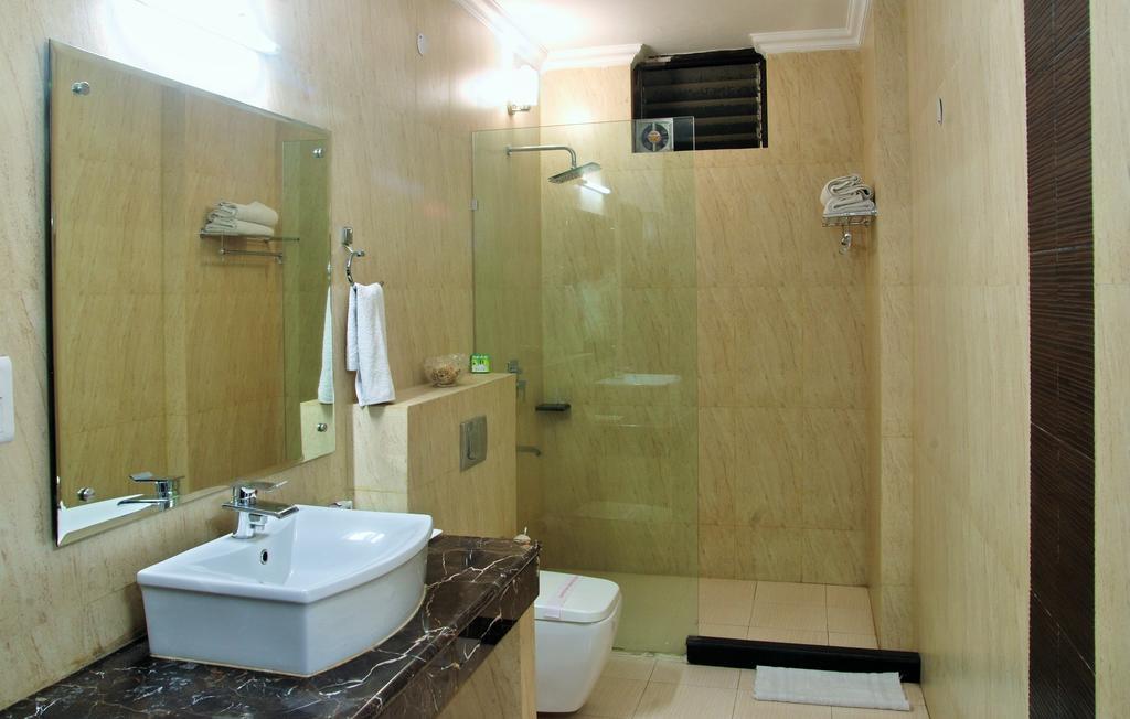 Hotel Deer Parkk Нью-Делі Екстер'єр фото