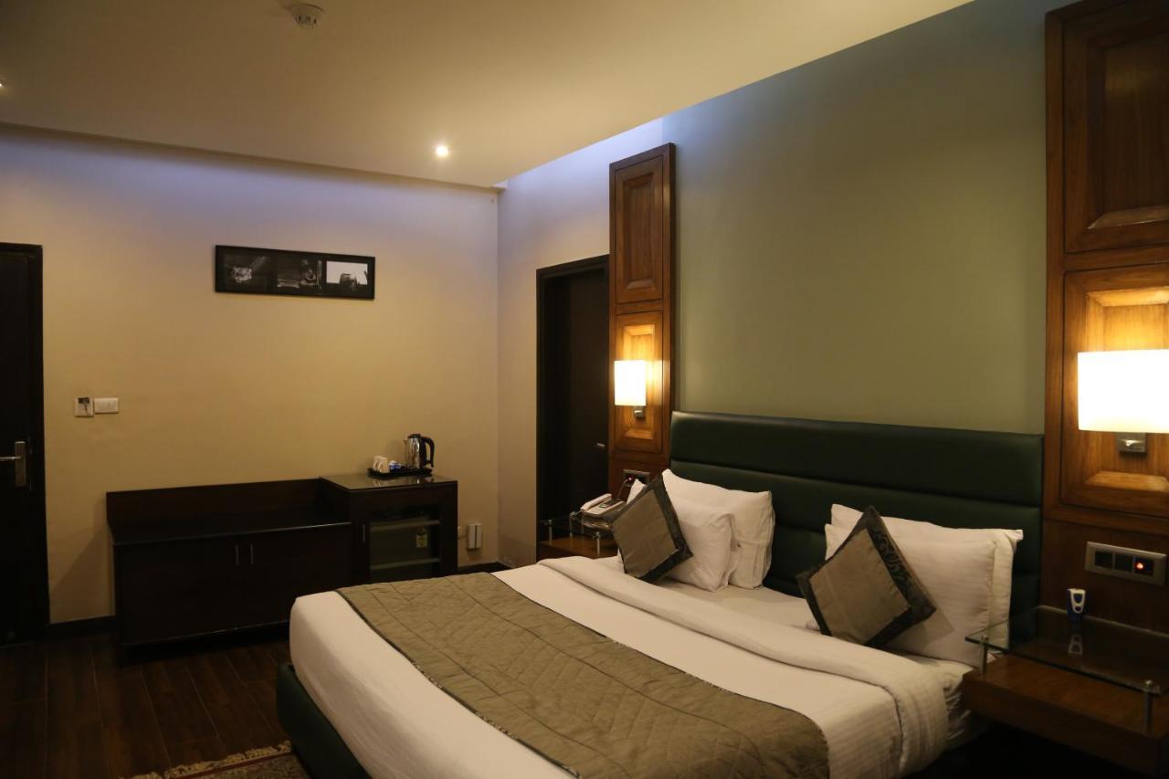 Hotel Deer Parkk Нью-Делі Екстер'єр фото
